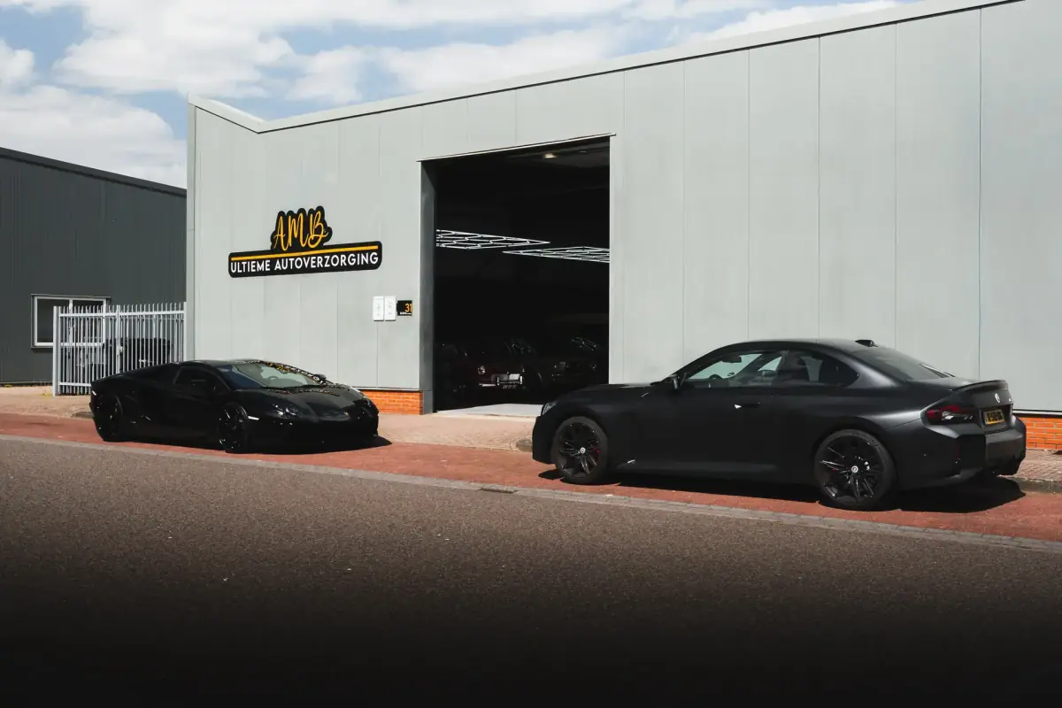 Lamborghini Aventador en BMW M2 bij AMB Detailing