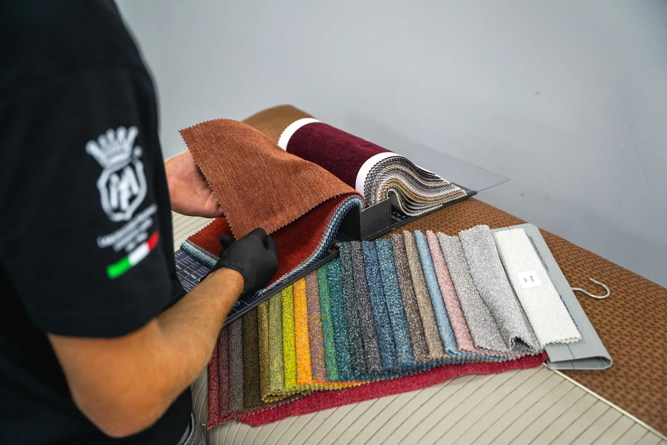Interieur herbekleden herstofferen hemelschaal stuur zittingen 