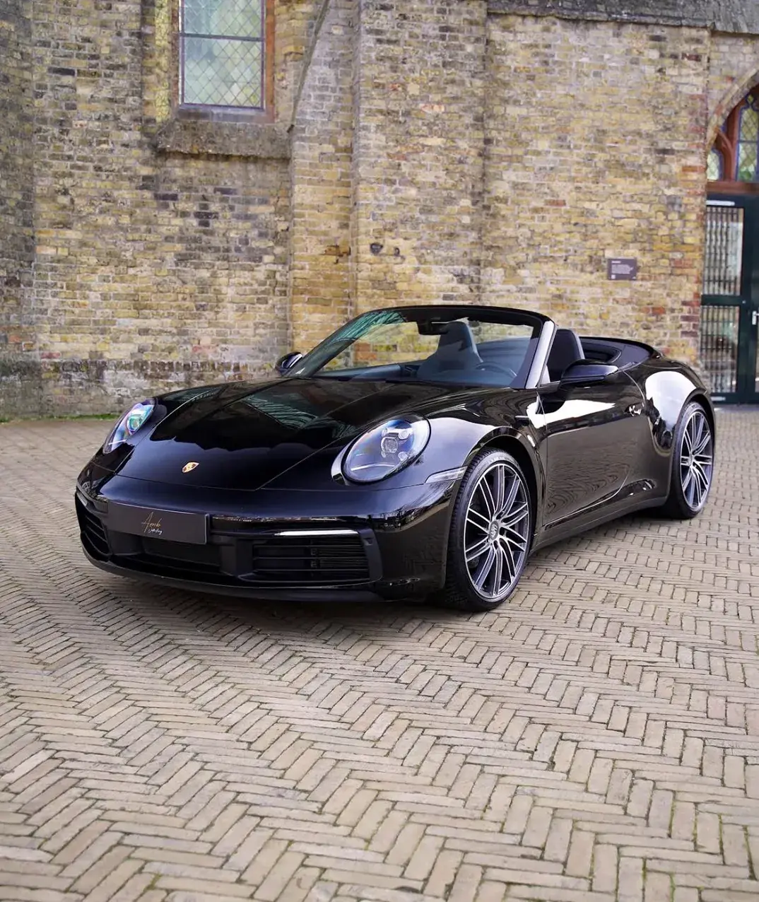 Porsche 911 992 Carrera Cabriolet na lakcorrectie door AMB Detailing