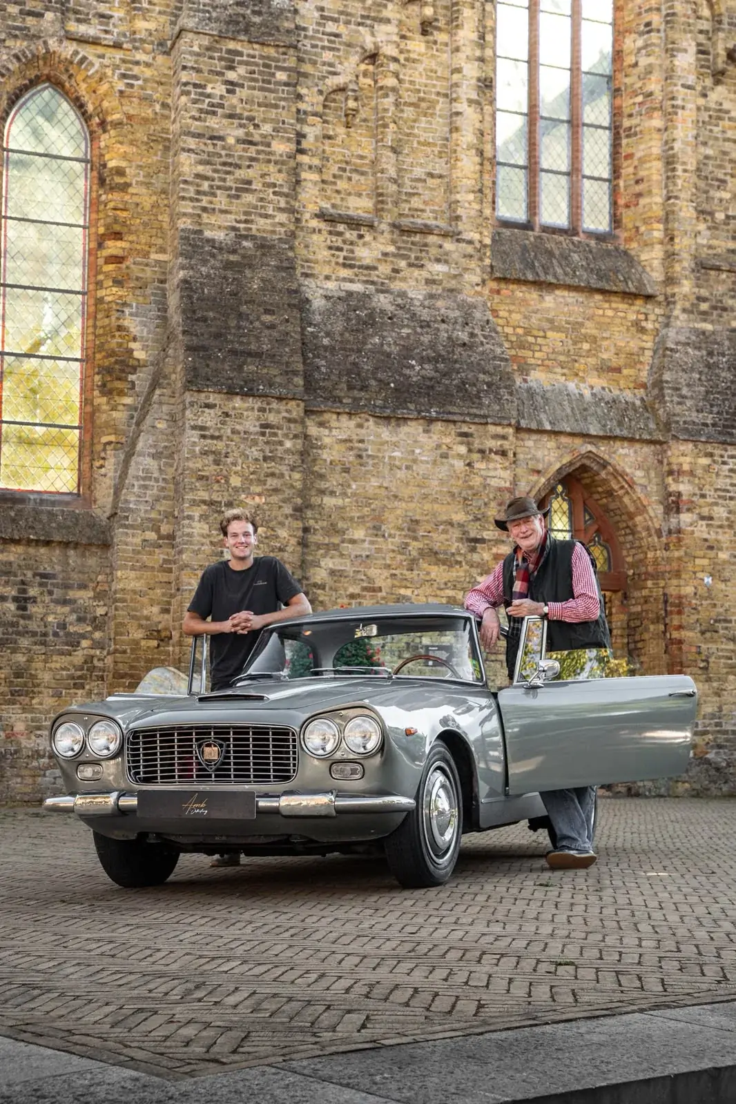 Aflevering van een Lancia na behandeling bij AMB Detailing